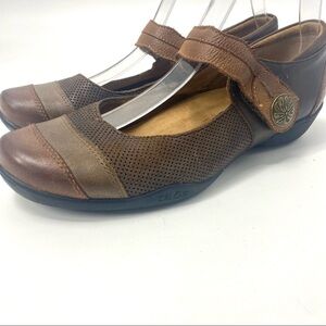 Taos Bravo Whiskey Mary Jane leather wedges 9